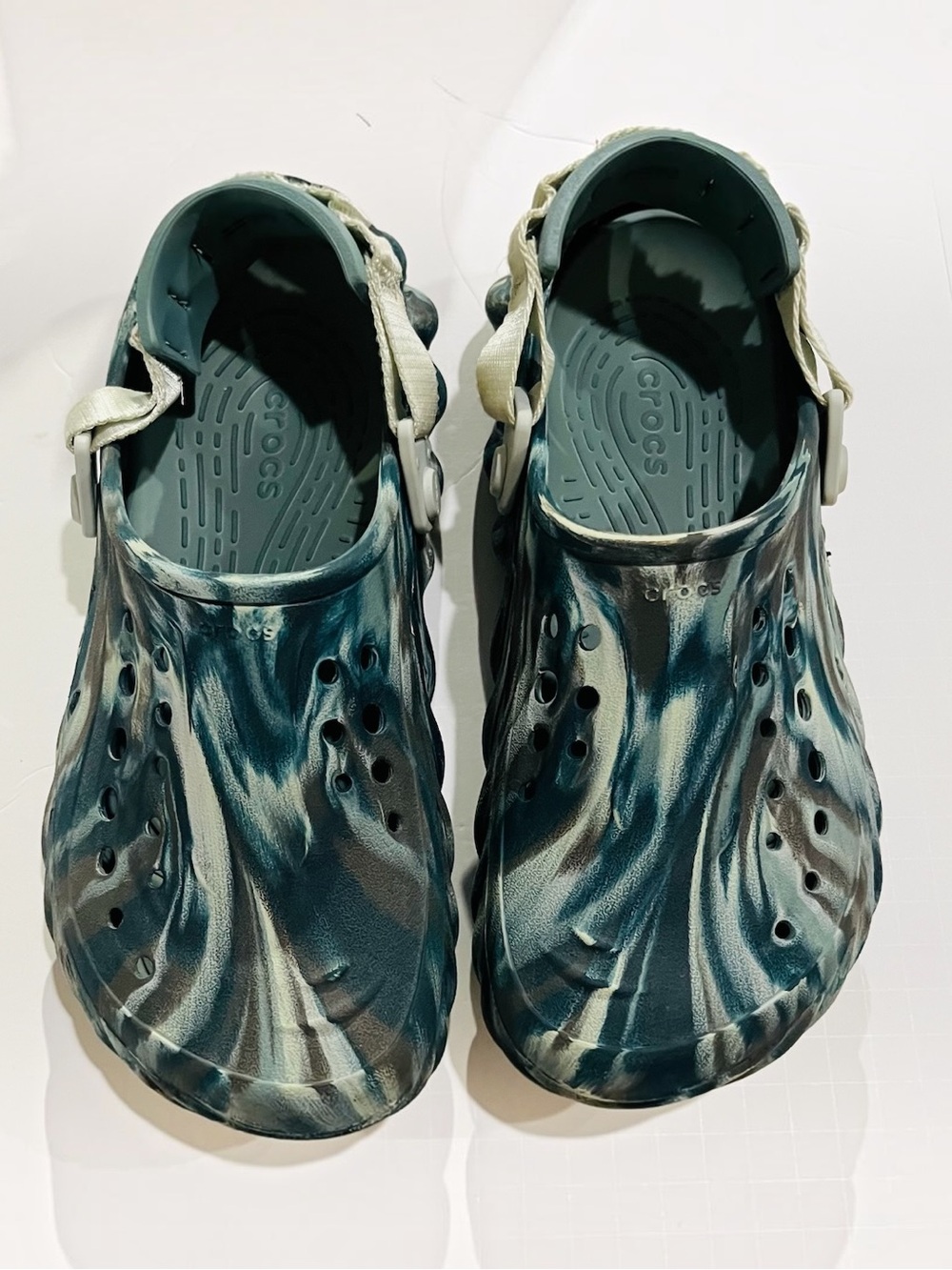Crocs Men Echo Marbled Clogs in “Black sand/multi colorway. Slip on-   SIZE 8 - Picture 3 of 9